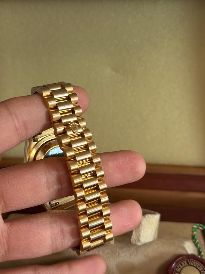 Rolex | Day-Date | 18238 | Yellow gold | 36 mm | Yellow gold | Silver | Automatic