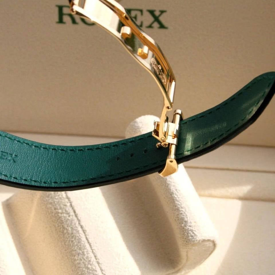 Rolex | 1908 | 52508-0002 | Yellow gold | 39 mm | Leather | Black | Automatic