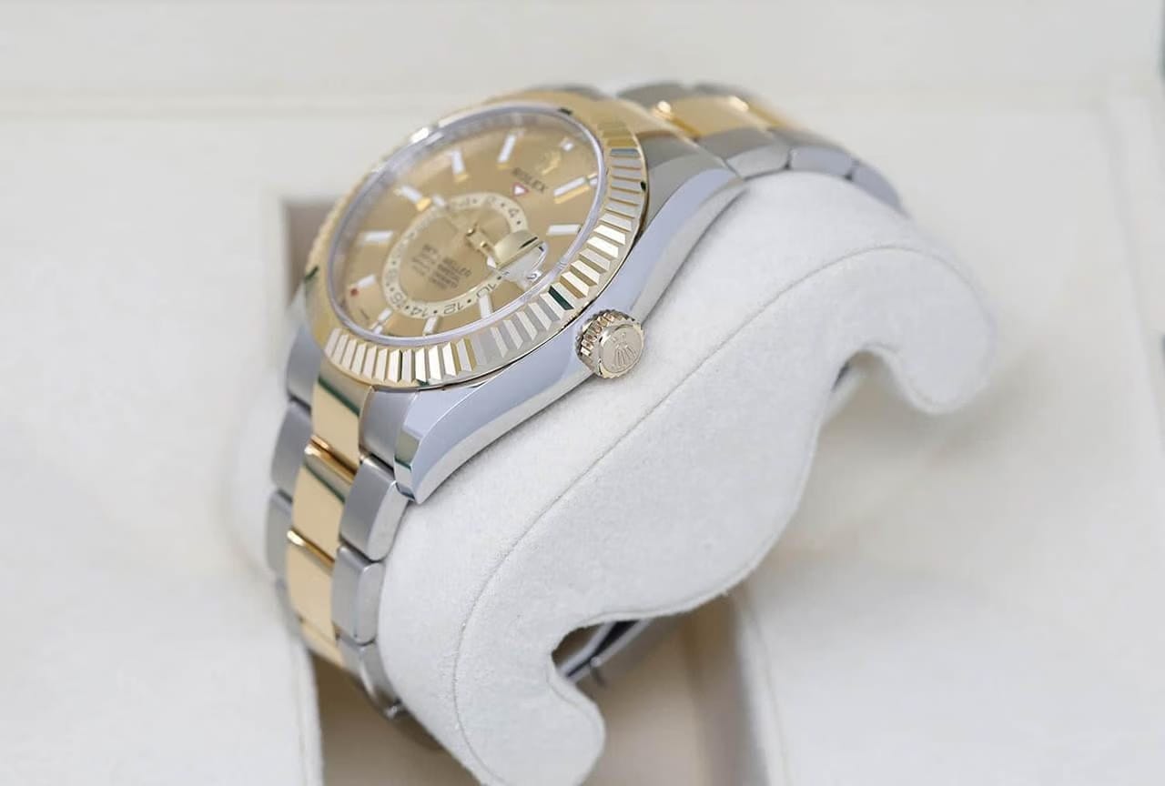 Rolex | Sky-Dweller | 326933-0001 | 42 mm | Gold/Steel | Champagne | Automatic