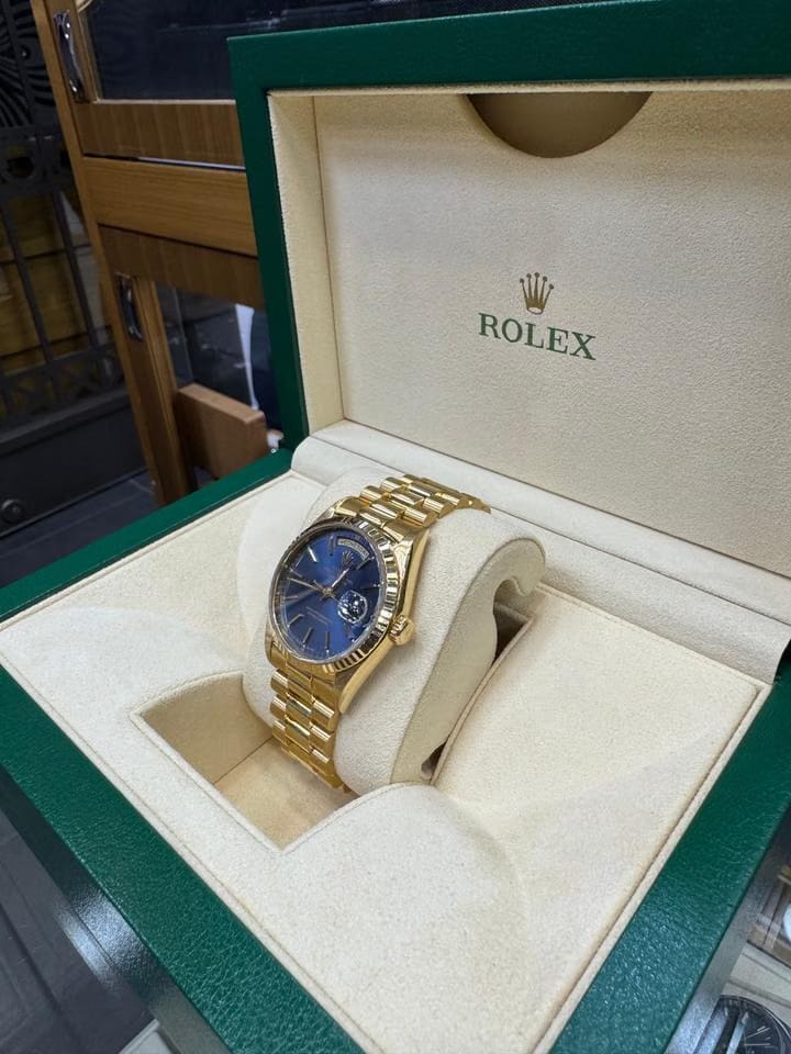 Rolex | Day-Date | 18238 | Yellow gold | 36 mm | Yellow gold | Blue | Automatic