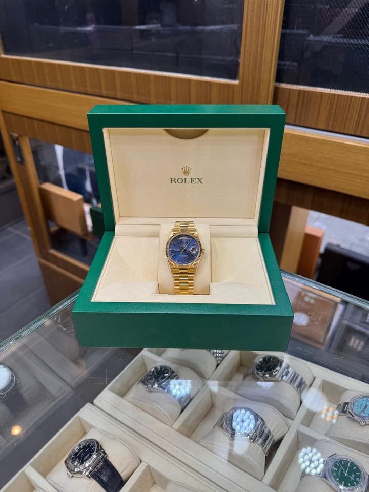 Rolex | Day-Date | 18238 | Yellow gold | 36 mm | Yellow gold | Blue | Automatic