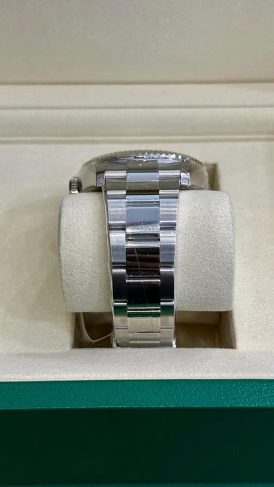 Rolex | Sky-Dweller | 336934 | White gold | 42 mm | Green