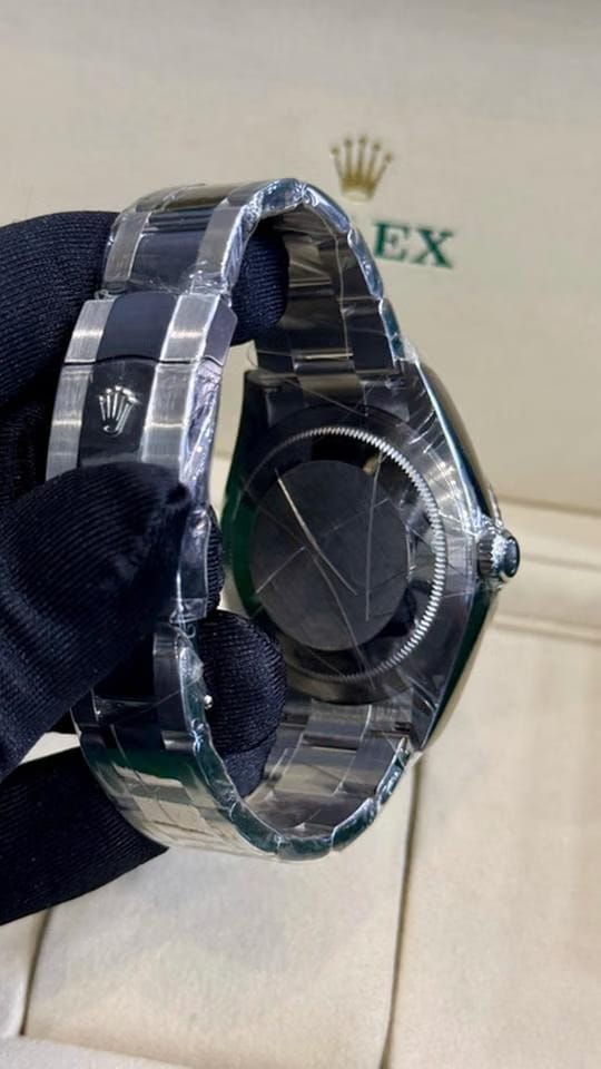 Rolex | Sky-Dweller | 336934 | White gold | 42 mm | Green