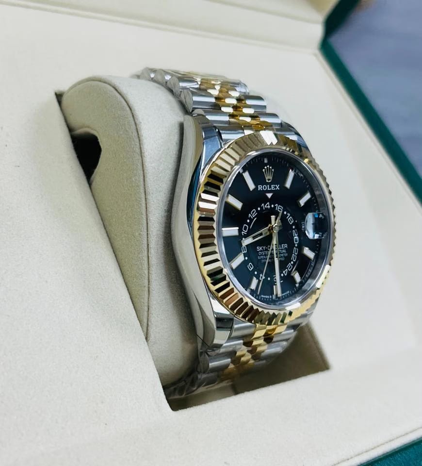 Rolex | Sky-Dweller | 336933 | 42 mm | Gold/Steel | Black | Automatic