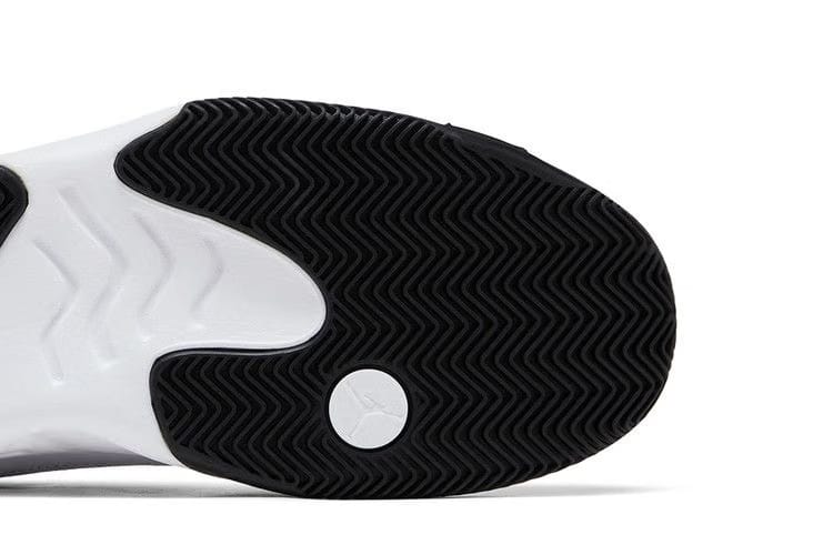 Jordan Max Aura 2 White Black Gold