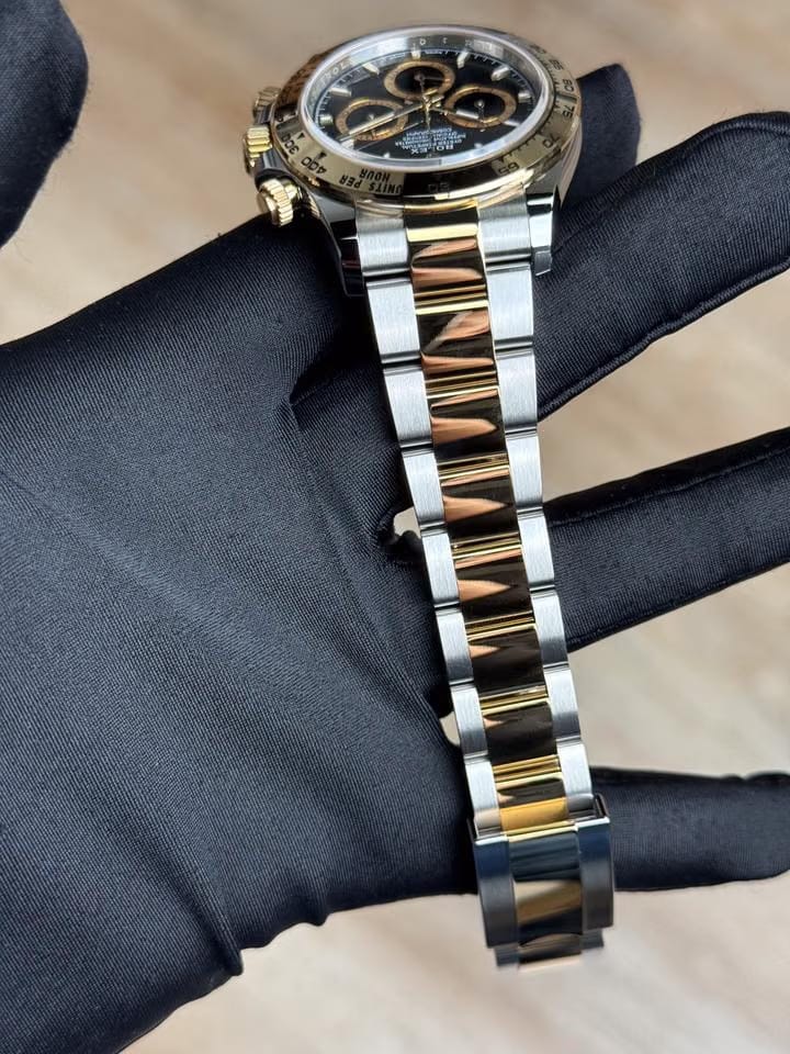 Rolex | Daytona | 126503 | Yellow gold | 40 mm | Gold/Steel | Black | Automatic