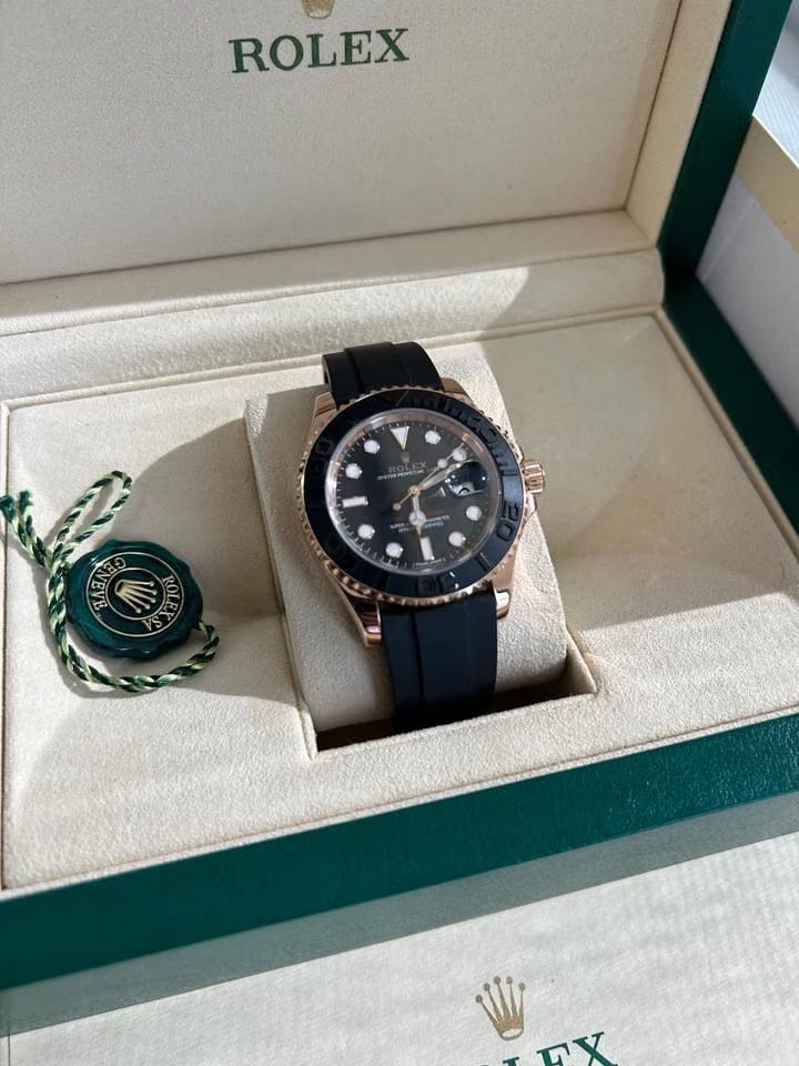 Rolex | Yacht-Master | 126655 | Rose gold | 40 mm | Rubber | Black | Automatic