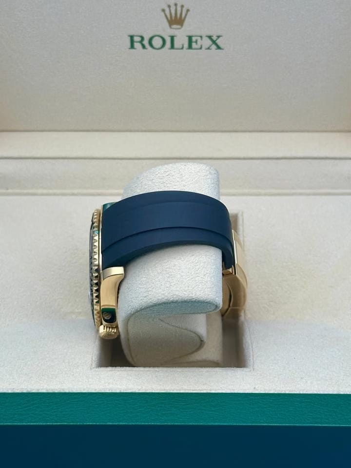 Rolex | Yacht-Master | 226658 | Yellow gold | 42 mm | Rubber | Black | Automatic