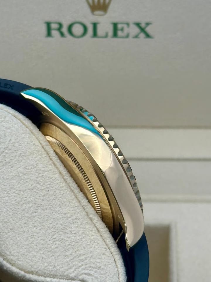 Rolex | Yacht-Master | 226658 | Yellow gold | 42 mm | Rubber | Black | Automatic