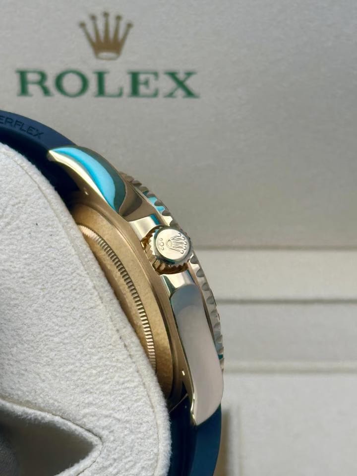 Rolex | Yacht-Master | 226658 | Yellow gold | 42 mm | Rubber | Black | Automatic