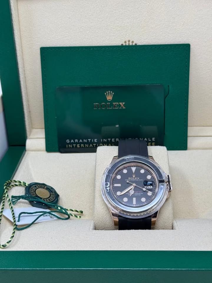Rolex | Yacht-Master | 126655 | Red gold | 40 mm | Rubber | Black | Automatic