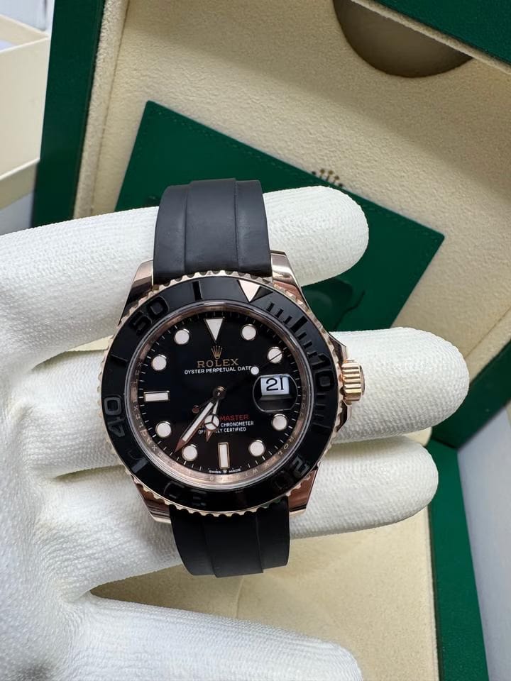 Rolex | Yacht-Master | 126655 | Red gold | 40 mm | Rubber | Black | Automatic