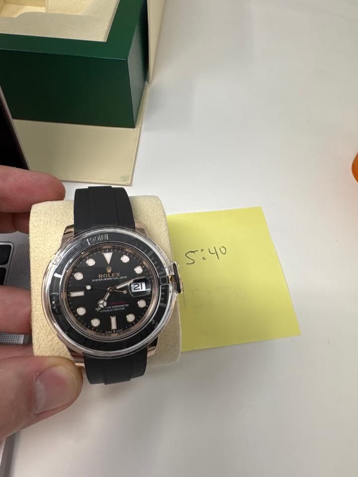 Rolex | Yacht-Master | 126655 | Red gold | 40 mm | Rubber | Black | Automatic
