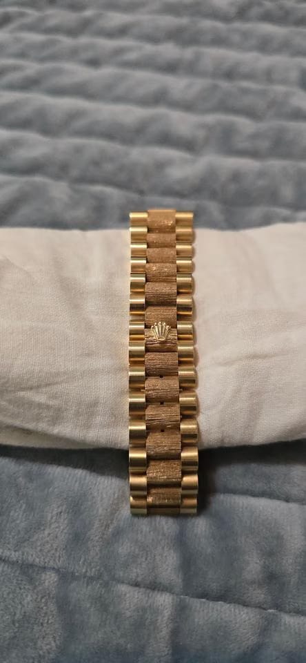 Rolex | Day-Date | 18248 | Yellow gold | 36 mm | Yellow gold | Black | Automatic