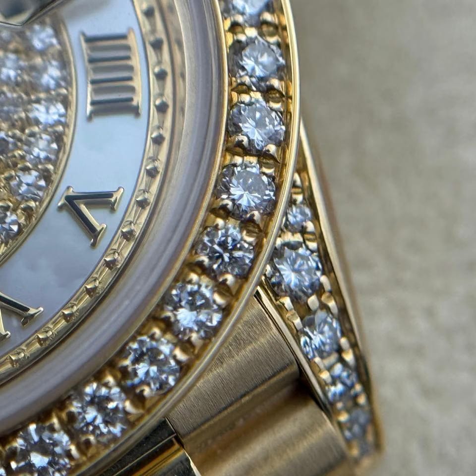Rolex | Datejust | 79158 | Yellow gold | 26 mm | Yellow gold | Mother of pearl | Automatic