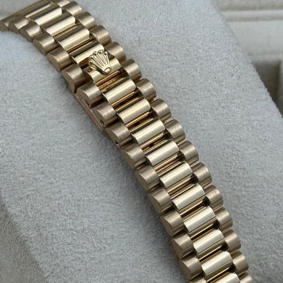 Rolex | Datejust | 79158 | Yellow gold | 26 mm | Yellow gold | Mother of pearl | Automatic