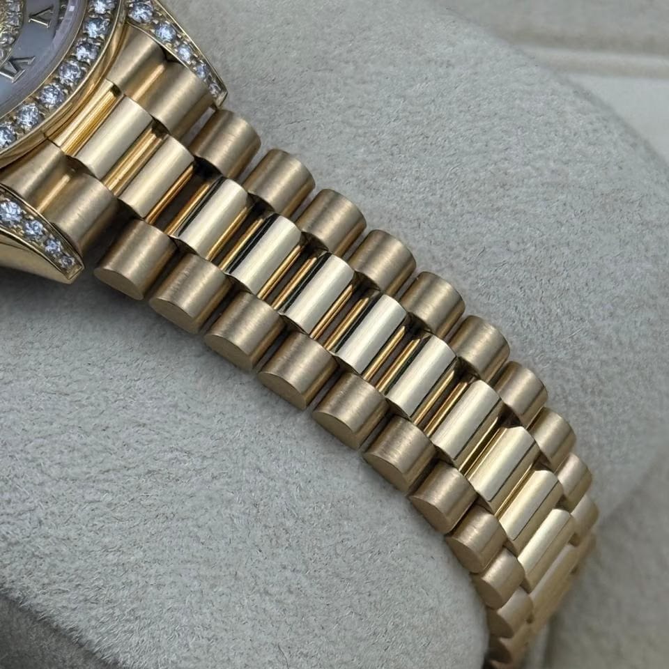 Rolex | Datejust | 79158 | Yellow gold | 26 mm | Yellow gold | Mother of pearl | Automatic