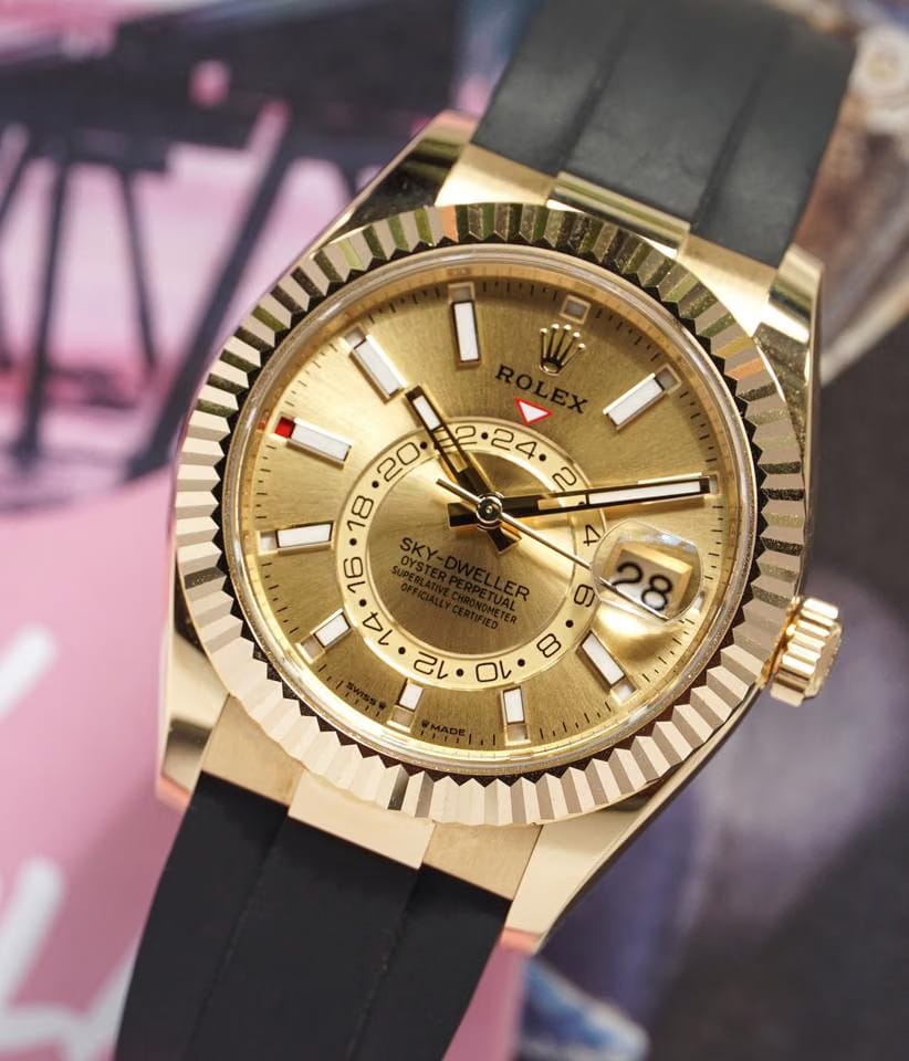 Rolex | Sky-Dweller | 336238 | Yellow gold | 42 mm | Rubber | Champagne | Automatic