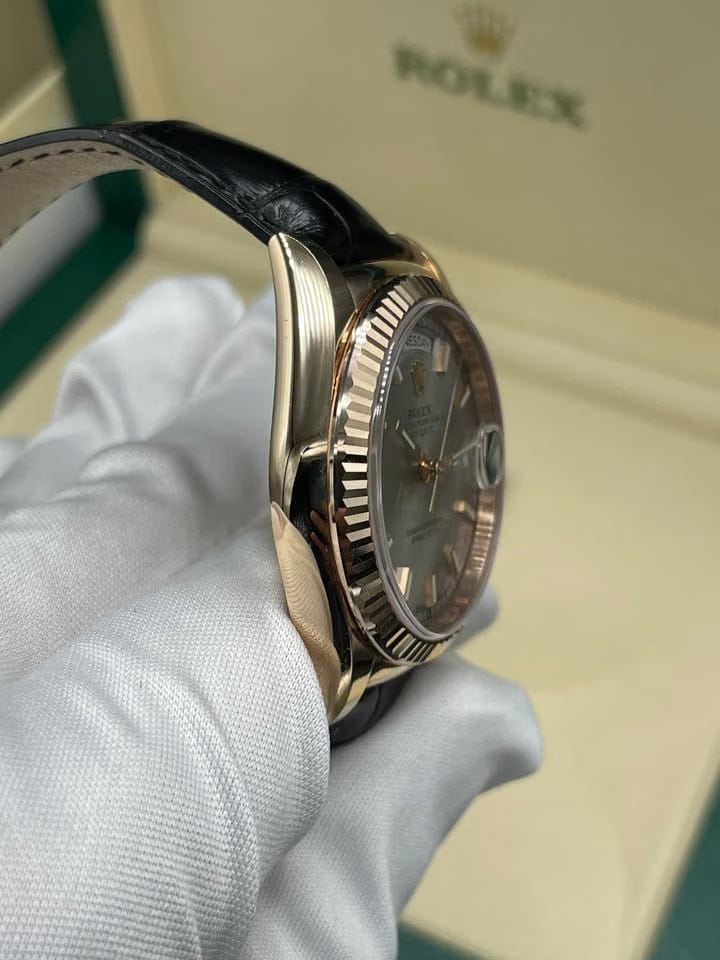 Rolex | Day-Date | 118135 | Rose gold | 36 mm | Silver | Automatic