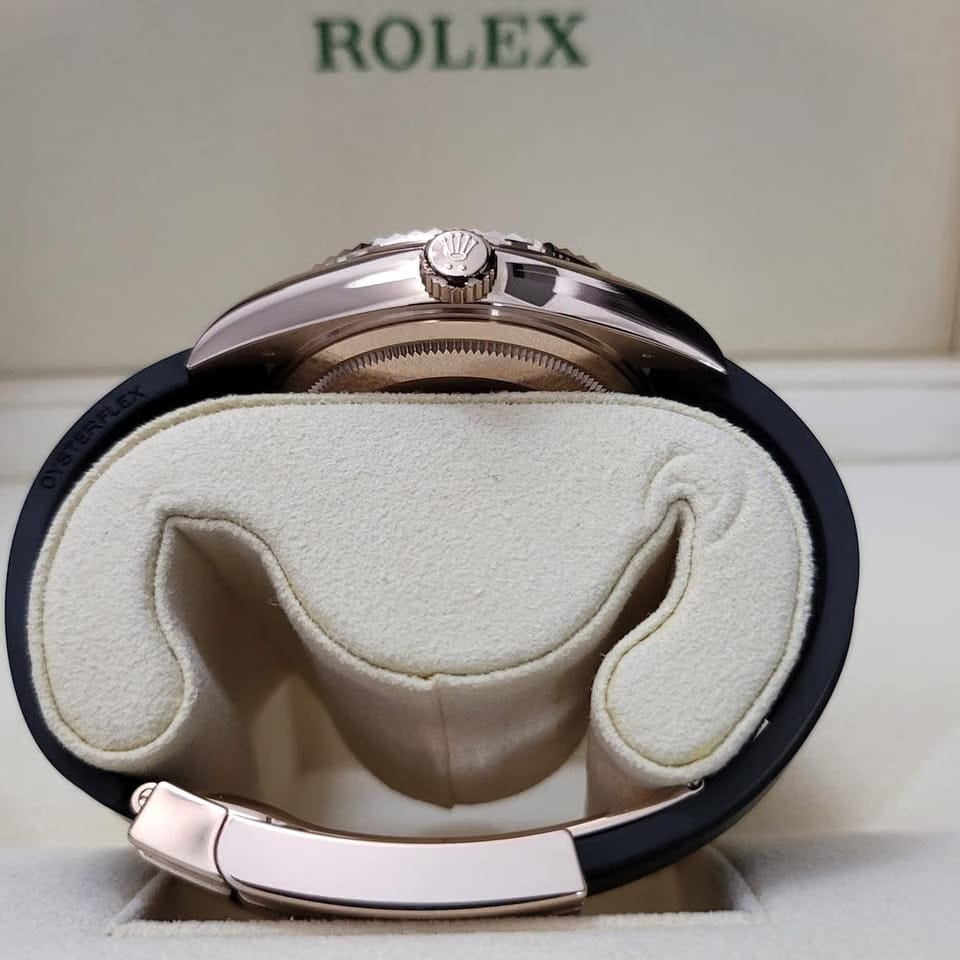 Rolex | Sky-Dweller | 326235 | Rose gold | 42 mm | Rubber | White | Automatic