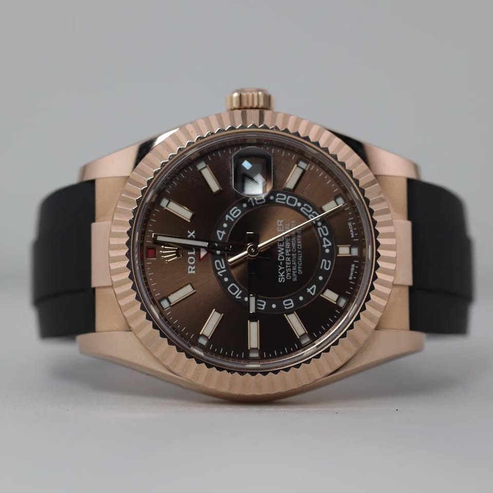 Rolex | Sky-Dweller | 326235 | Rose gold | 42 mm | Rubber | Brown | Automatic