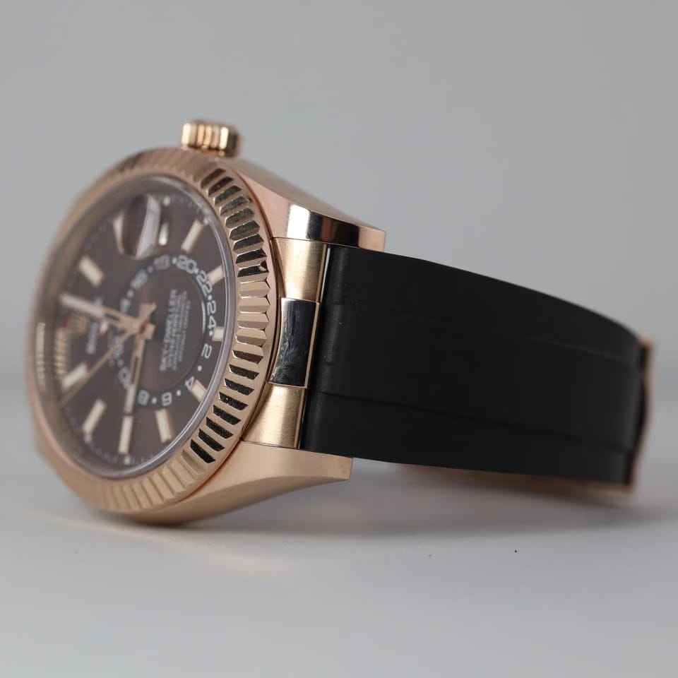 Rolex | Sky-Dweller | 326235 | Rose gold | 42 mm | Rubber | Brown | Automatic