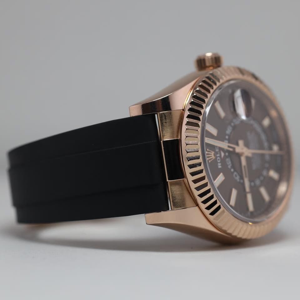 Rolex | Sky-Dweller | 326235 | Rose gold | 42 mm | Rubber | Brown | Automatic