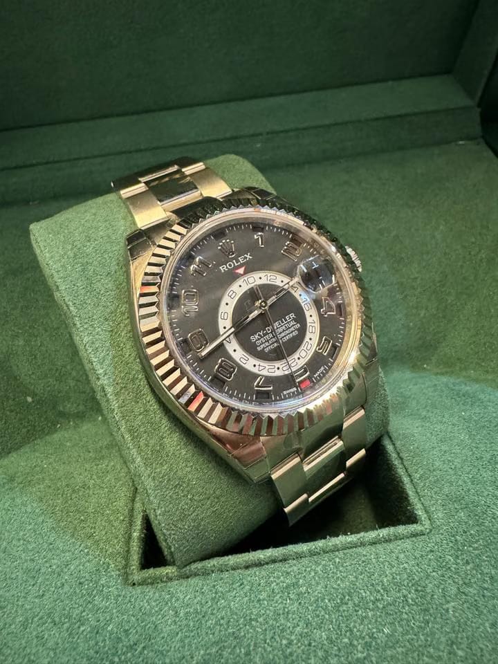 Rolex | Sky-Dweller | 326939 | White gold | 42 mm | White gold | Black | Automatic