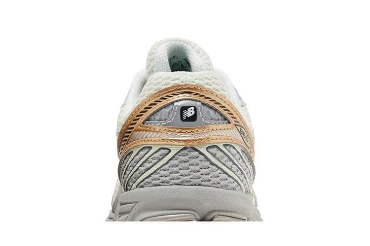 860v2 Sea Salt Gold Metallic