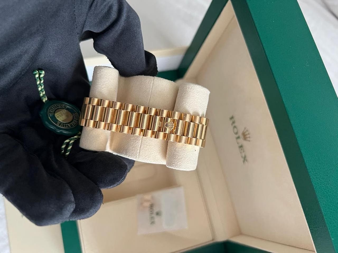 Rolex | Day-Date | 118238 | Yellow gold | 36 x 43 mm | Yellow gold | Black | Automatic