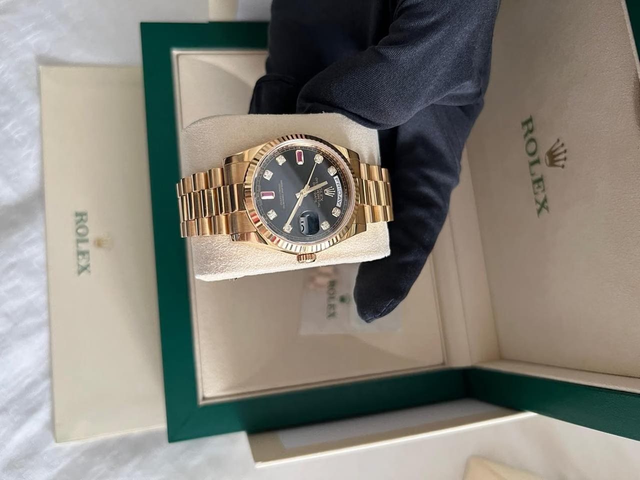 Rolex | Day-Date | 118238 | Yellow gold | 36 x 43 mm | Yellow gold | Black | Automatic