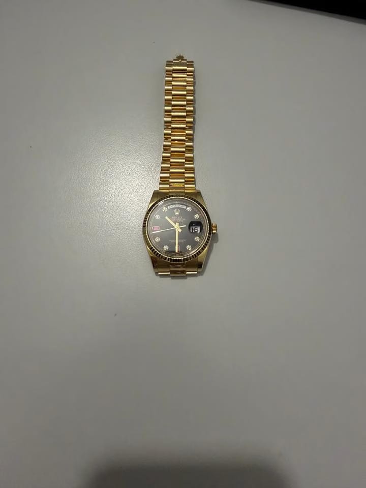Rolex | Day-Date | 118238 | Yellow gold | 36 x 43 mm | Yellow gold | Black | Automatic