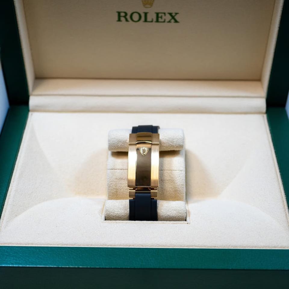 Rolex | Sky-Dweller | 326238 | Yellow gold | 42 mm | Rubber | White | Automatic