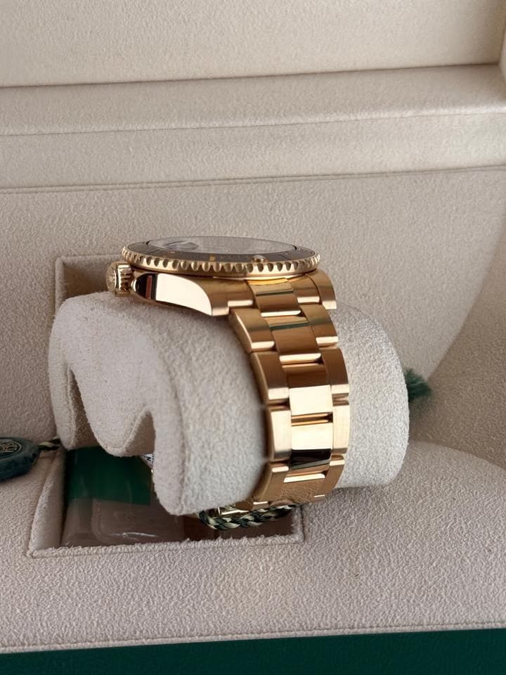 Rolex | Submariner | 116618LN | Yellow gold | 40 mm | Yellow gold | Black | Automatic