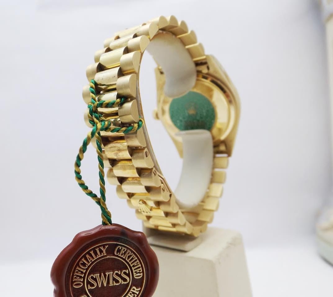 Rolex | Day-Date | 18038 | Yellow gold | 36 mm | Yellow gold | Silver | Automatic