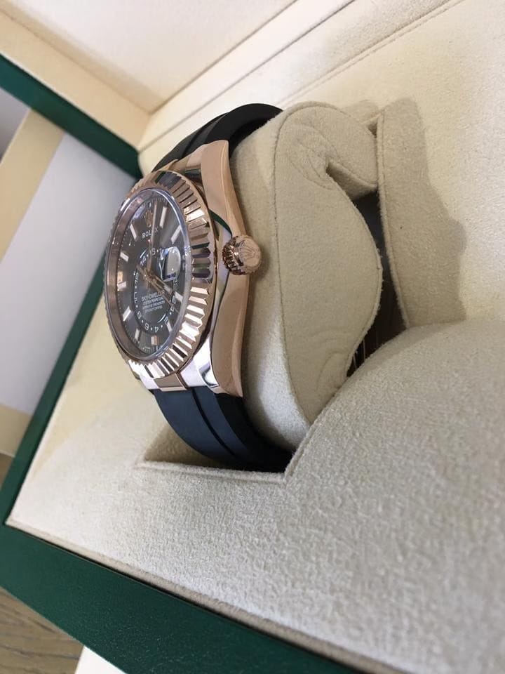 Rolex | Sky-Dweller | 326238 | Rose gold | 42 mm | Rubber | Black | Automatic