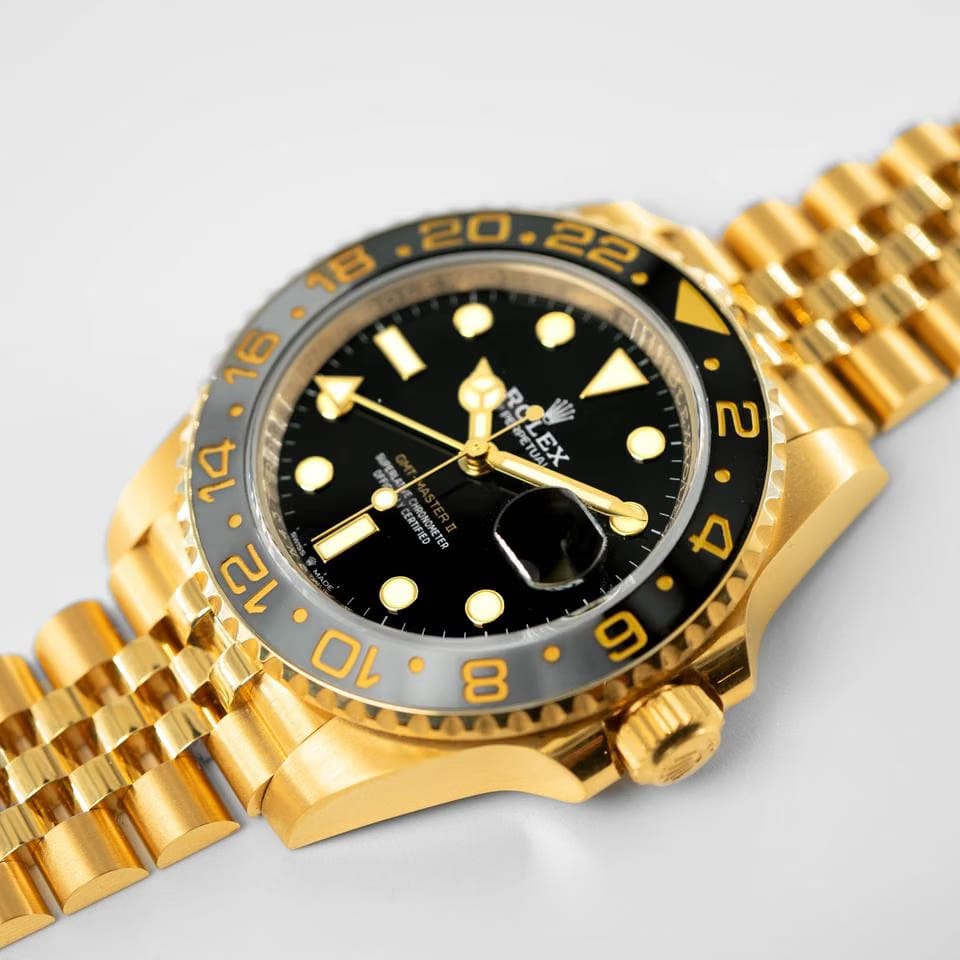Rolex | GMT-Master II | 126718grnr | Yellow gold | 40 mm | Yellow gold | Black | Automatic