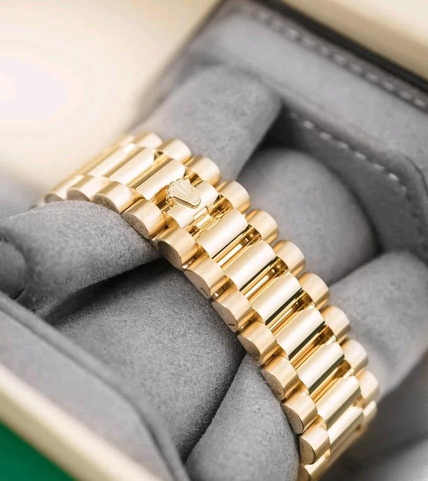 Rolex | Day-Date | 128238 | 36 x 43 mm | Yellow gold | Automatic