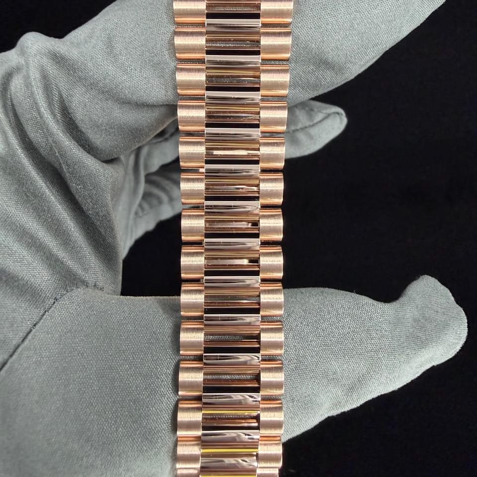 Rolex | Day-Date | 128235 | Rose gold | 36 x 43 mm | Rose gold | Blue | Automatic