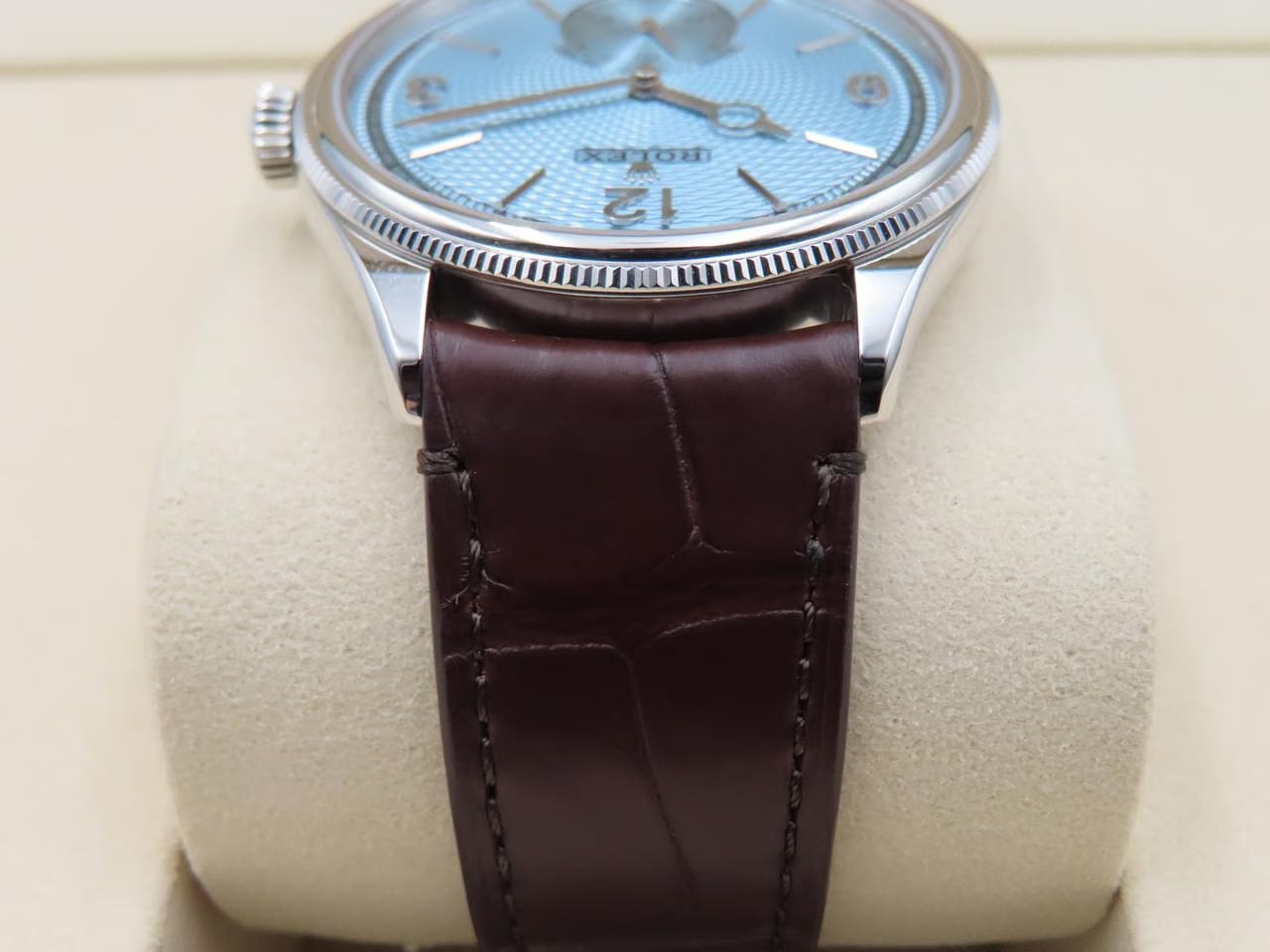 Rolex | 1908 | 52506 | Platinum | 39 x 45.1 mm | Alligator skin | Blue | Automatic