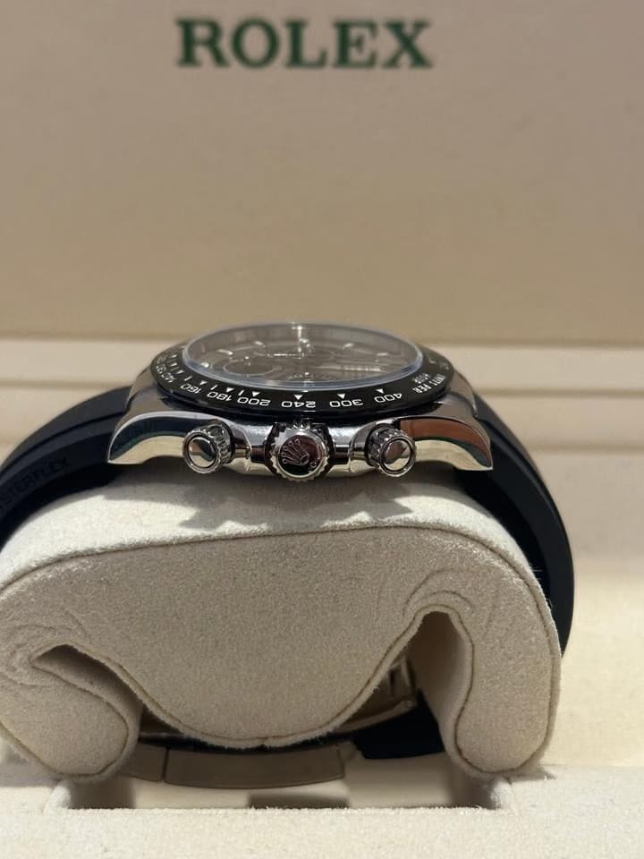 Rolex | Daytona | 116519LN | White gold | 40 x 43 mm | Rubber | Grey | Automatic