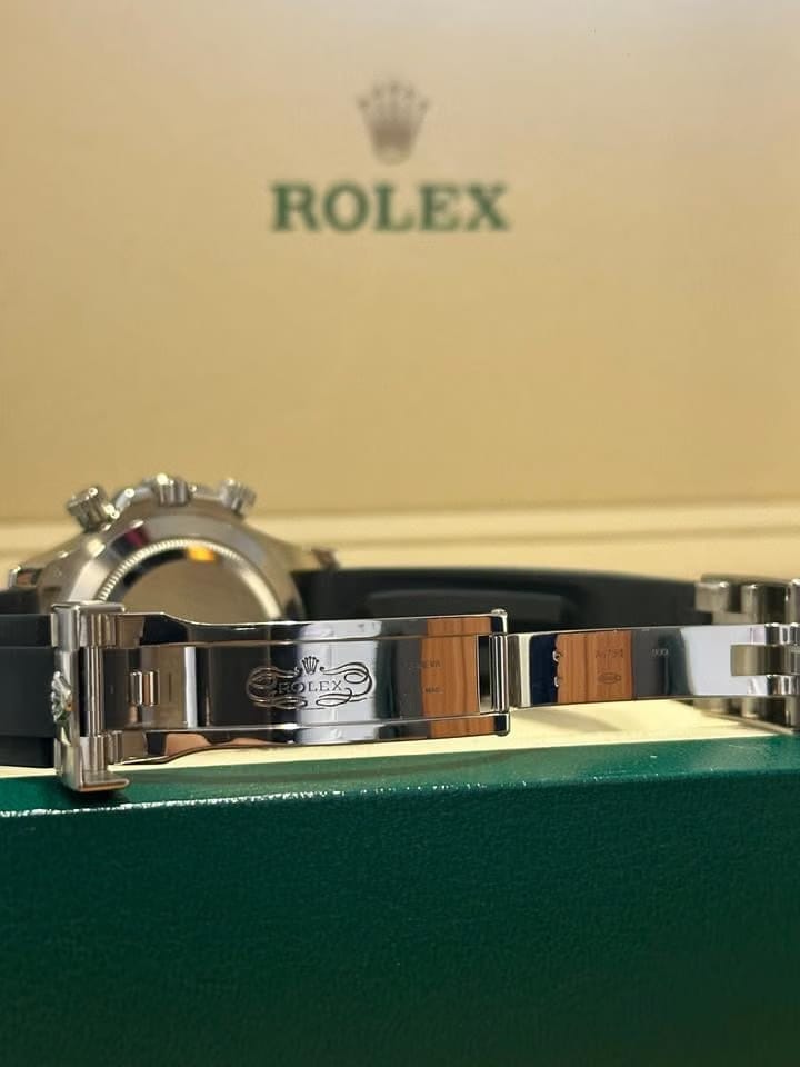 Rolex | Daytona | 116519LN | White gold | 40 x 43 mm | Rubber | Grey | Automatic