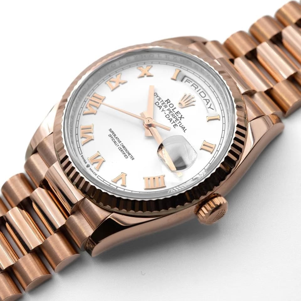 Rolex | Day-Date | 128235 | Rose gold | 36 x 43 mm | Rose gold | White | Automatic