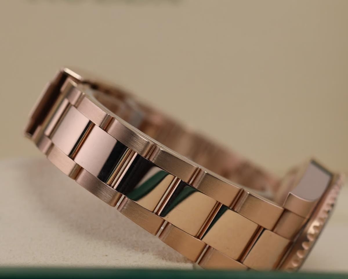 Rolex | GMT-Master II | 126715CHNR | Gold/Steel | 40 mm | Rose gold | Black | Automatic