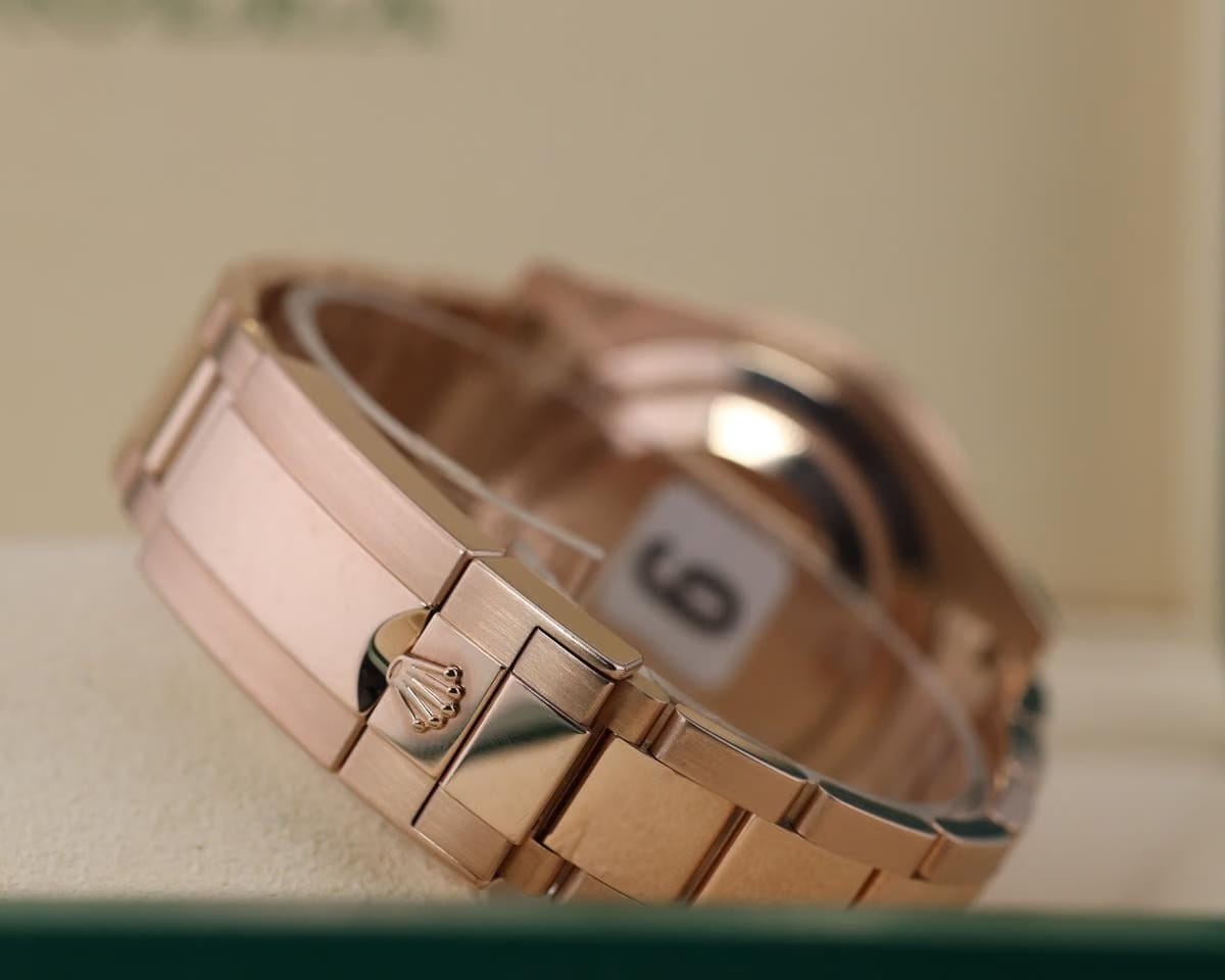 Rolex | GMT-Master II | 126715CHNR | Gold/Steel | 40 mm | Rose gold | Black | Automatic