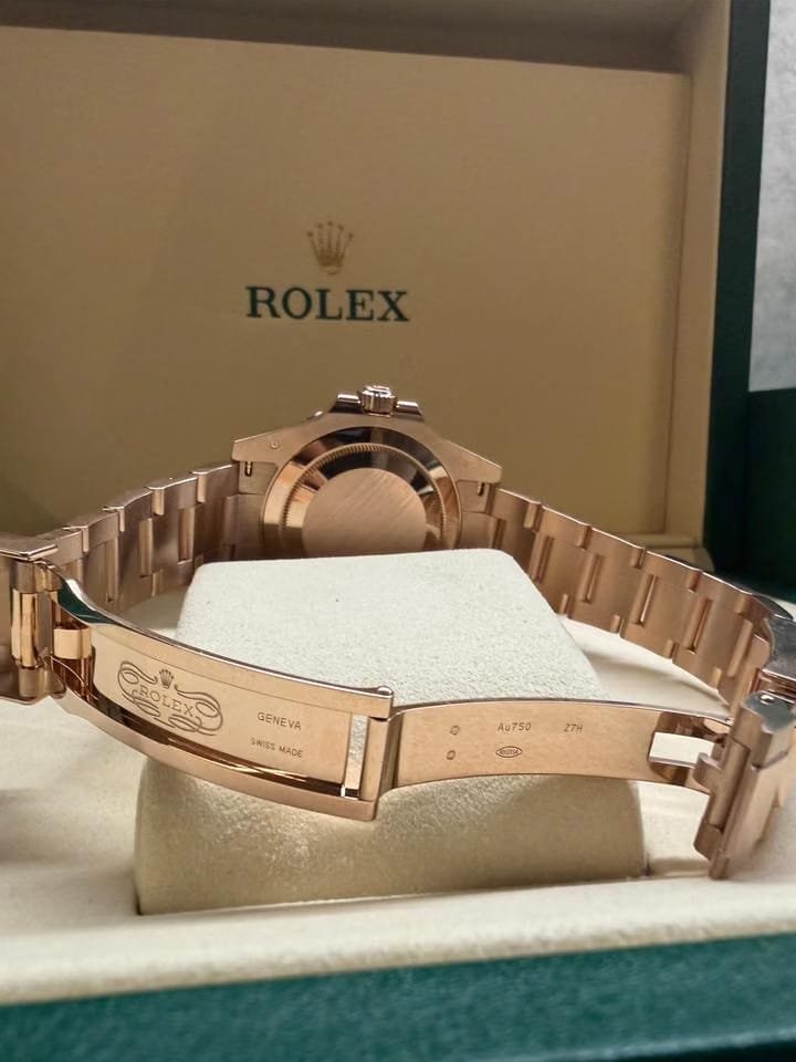 Rolex | GMT-Master II | 126715CHNR | Red gold | 40 mm | Rose gold | Black | Automatic