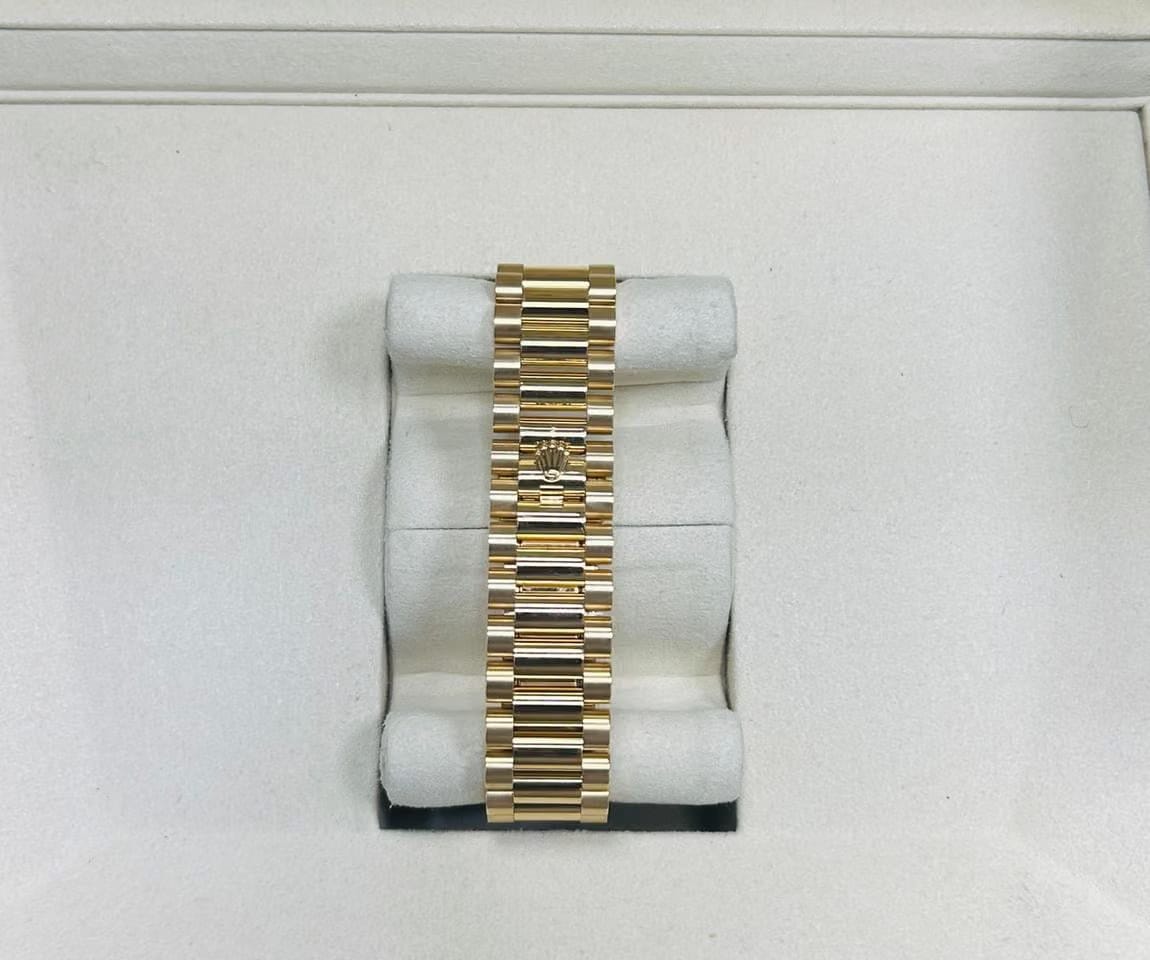 Rolex | Day-Date | 128238 | Yellow gold | 36 x 43 mm | Yellow gold | Grey | Automatic