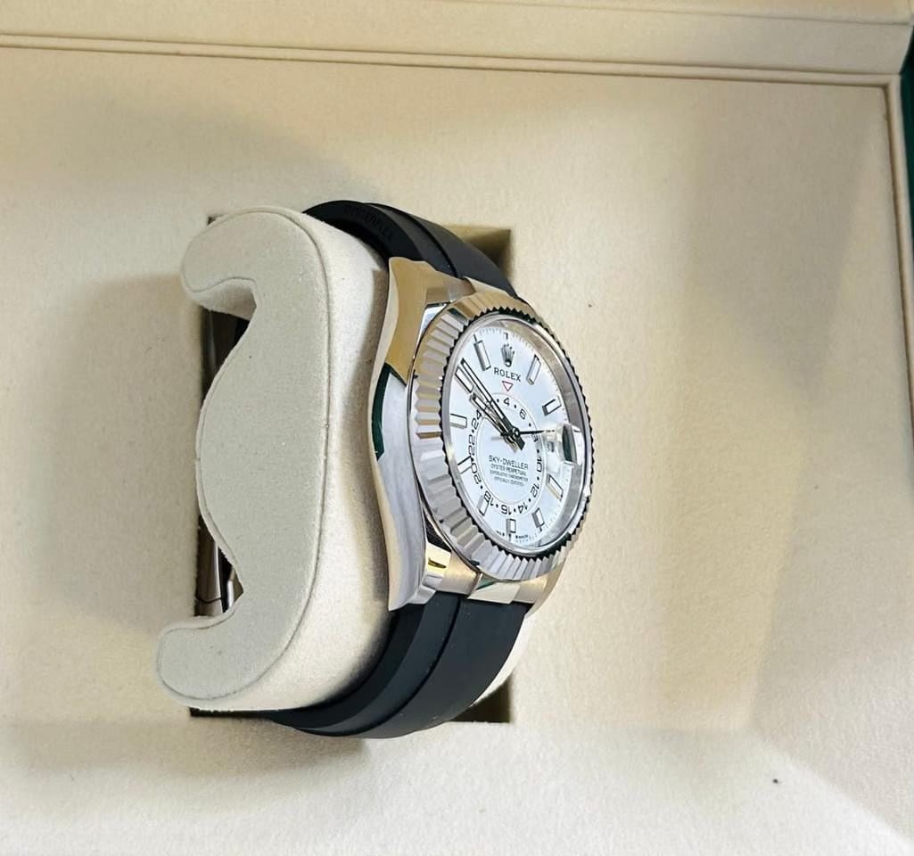 Rolex | Sky-Dweller | 336239 | White gold | 42 mm | Rubber | White | Automatic
