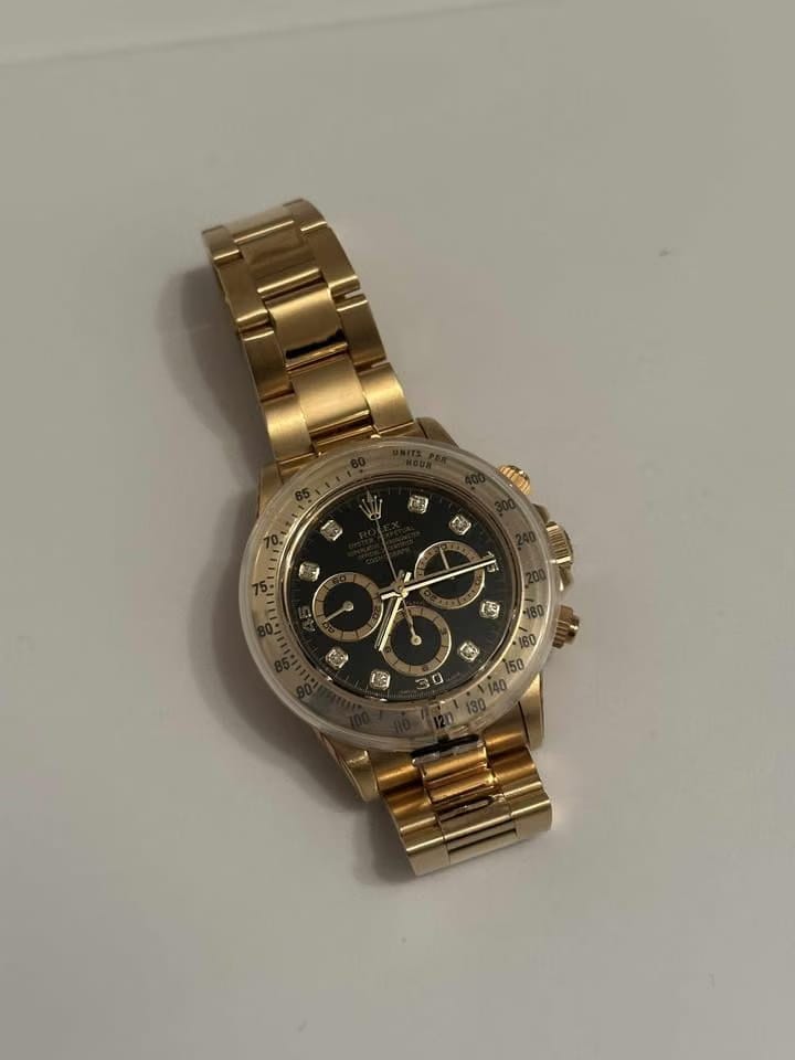 Rolex | Daytona | 16528 | Yellow gold | 40 mm | Yellow gold | Black | Automatic