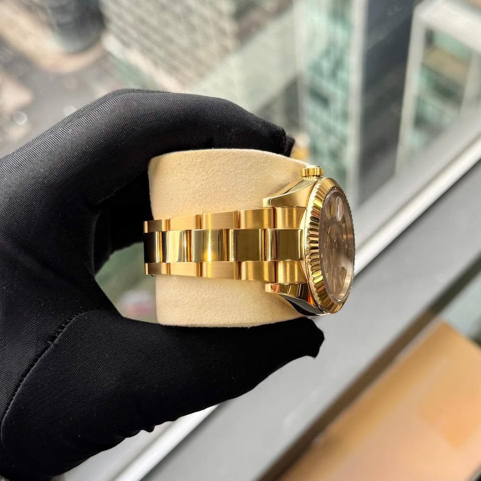 Rolex | Sky-Dweller | 326938 | Yellow gold | 42 mm | Yellow gold | Gold | Automatic